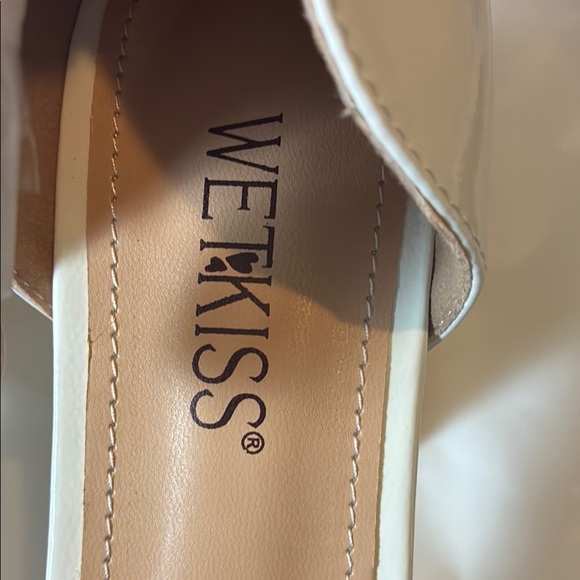 Cream Heels with Elegant Design and Versatile Style - Picture 2 of 9